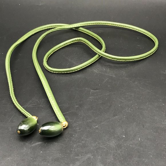 Vintage Skinny Tie Ladies Belt with Oval Moonglow Lucite Ends, Forest Green Ward - Picture 4 of 4